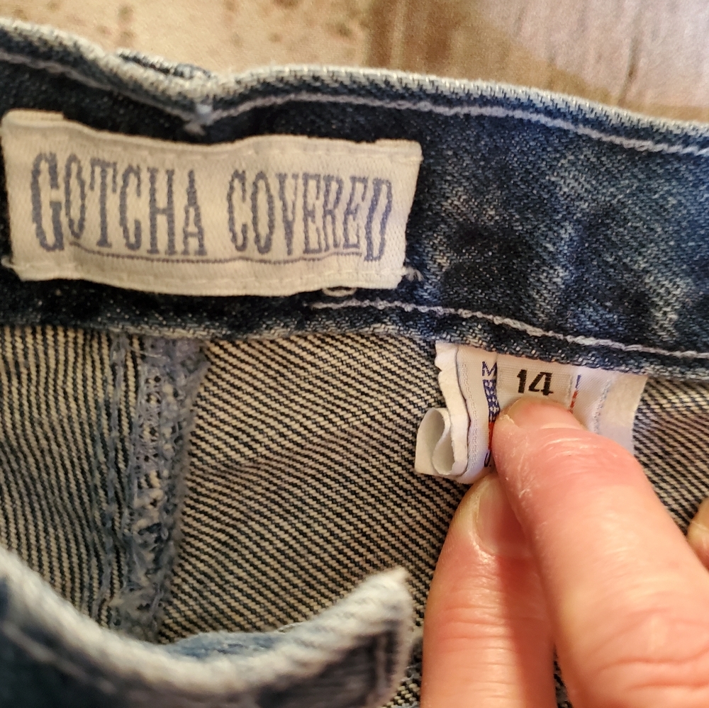 Gotcha Covered high rise dark wash denim mom jeans, tag says 14, fit like a 10 - Picture 3 of 9